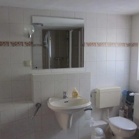 Haus-An-Der-Alten-Kastanie-Hro *